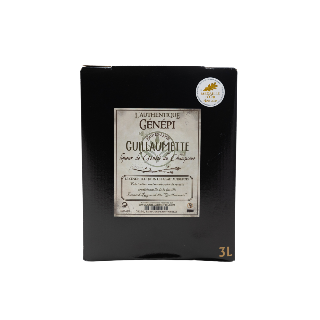 Vue de face du cubi 3 litres de Génépi Authentique Guillaumette, médaille d’or 2024, étiquette rétro beige, 40% vol.