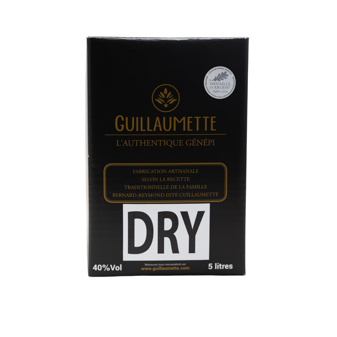 Vue de face d’un cubi de 5 litres de Génépi Guillaumette Dry, médaille d’argent au Concours Général Agricole 2023.