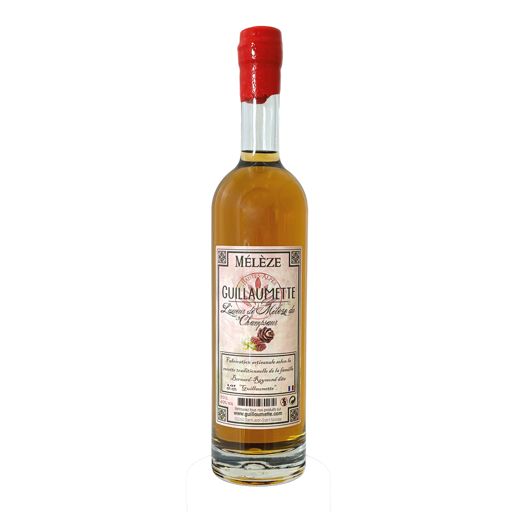 Bouteille de 70cl de liqueur artisanale de Mélèze obtenue à partir de la macération des bourgeons. 